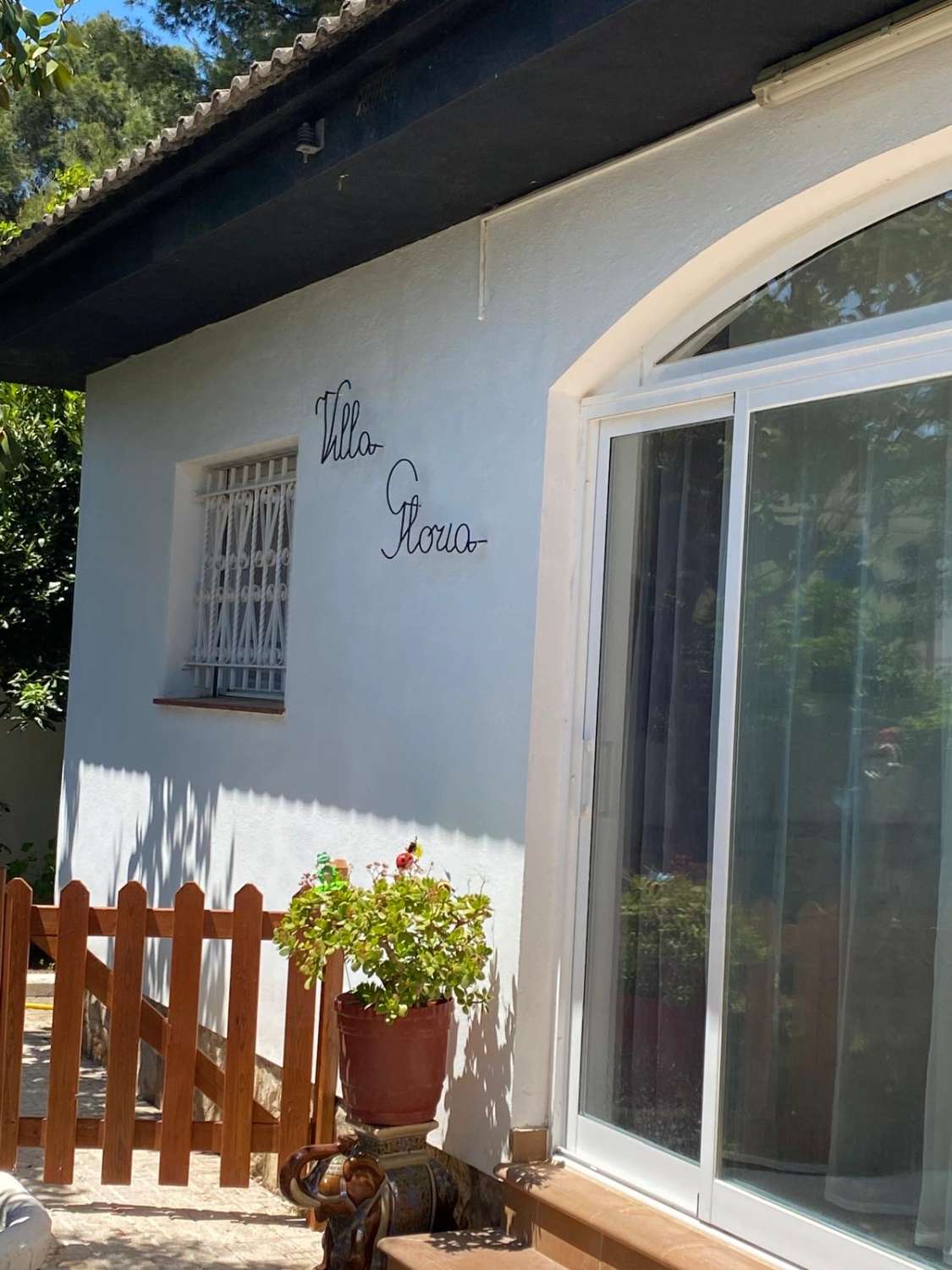 Casa con piscina en zona residencial