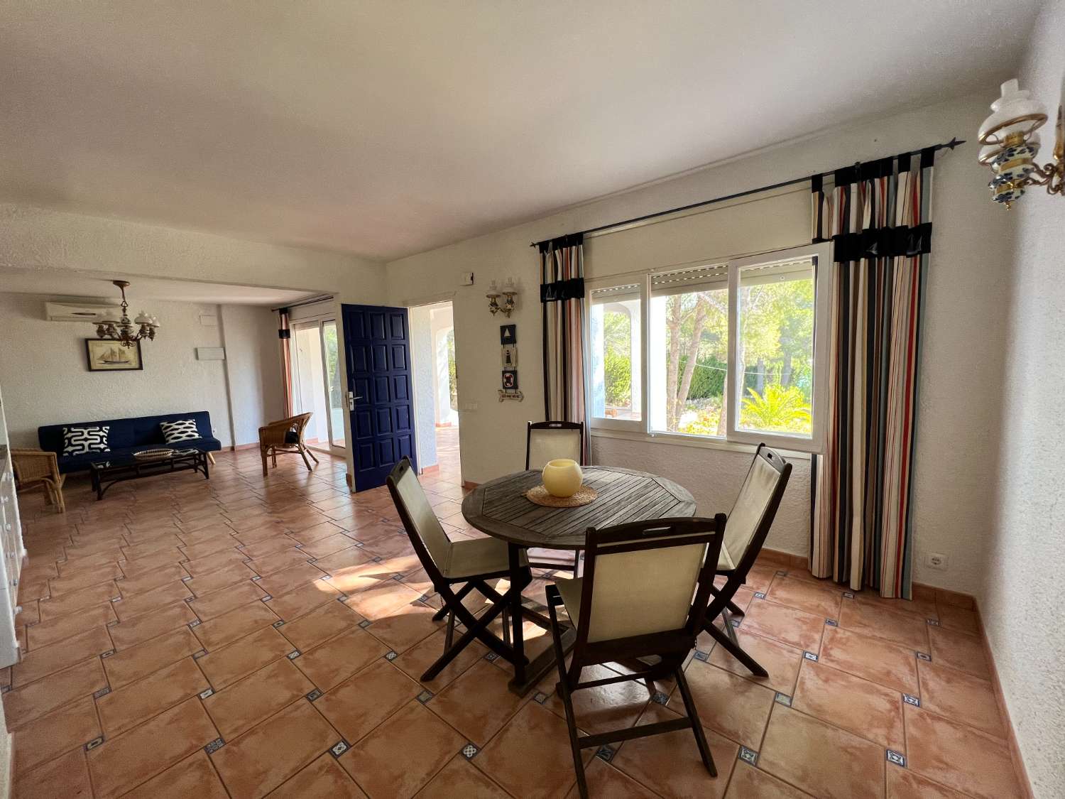Casa indipendente con terrazzo e piscina