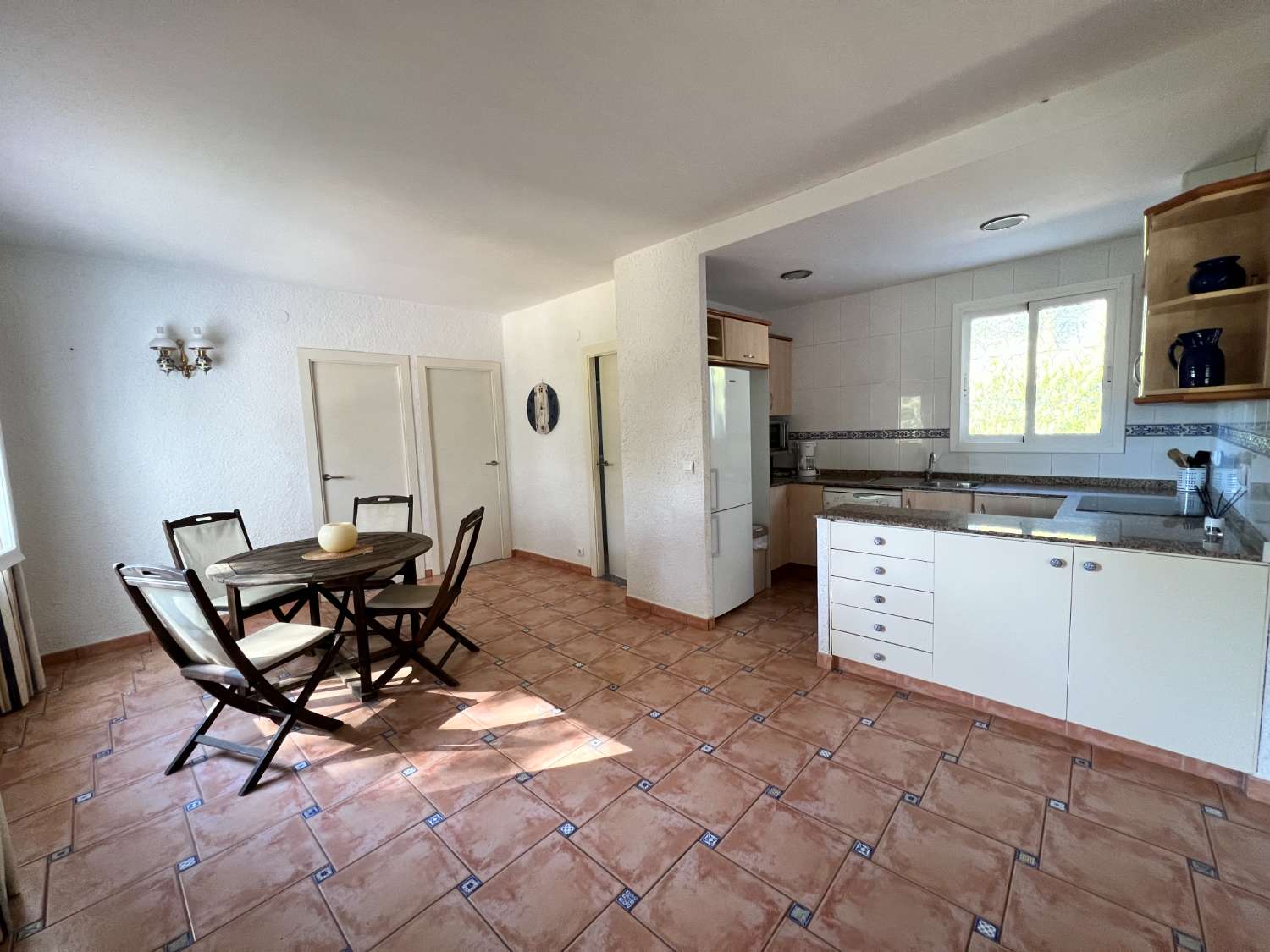 Casa indipendente con terrazzo e piscina