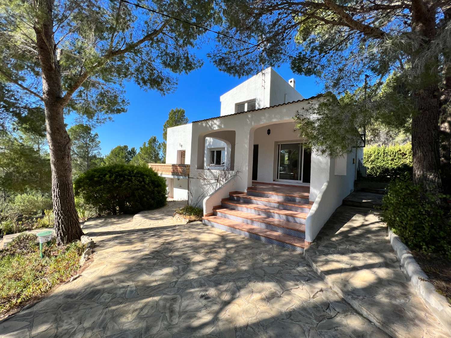 Casa indipendente con terrazzo e piscina