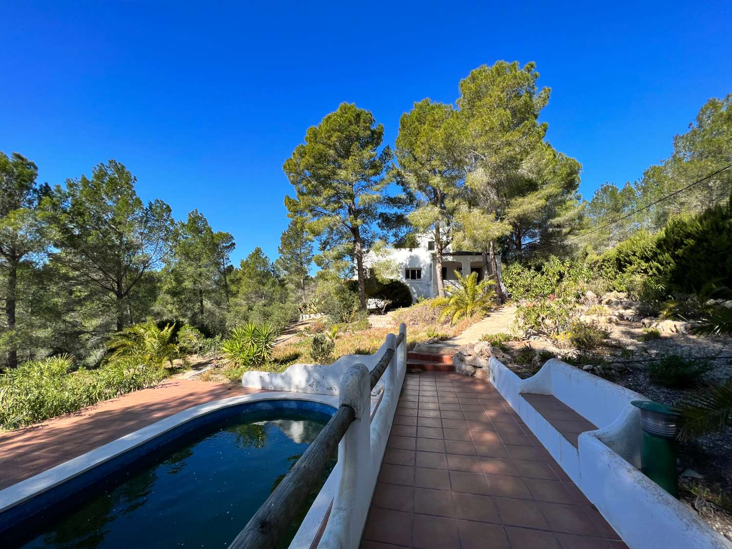 Casa indipendente con terrazzo e piscina
