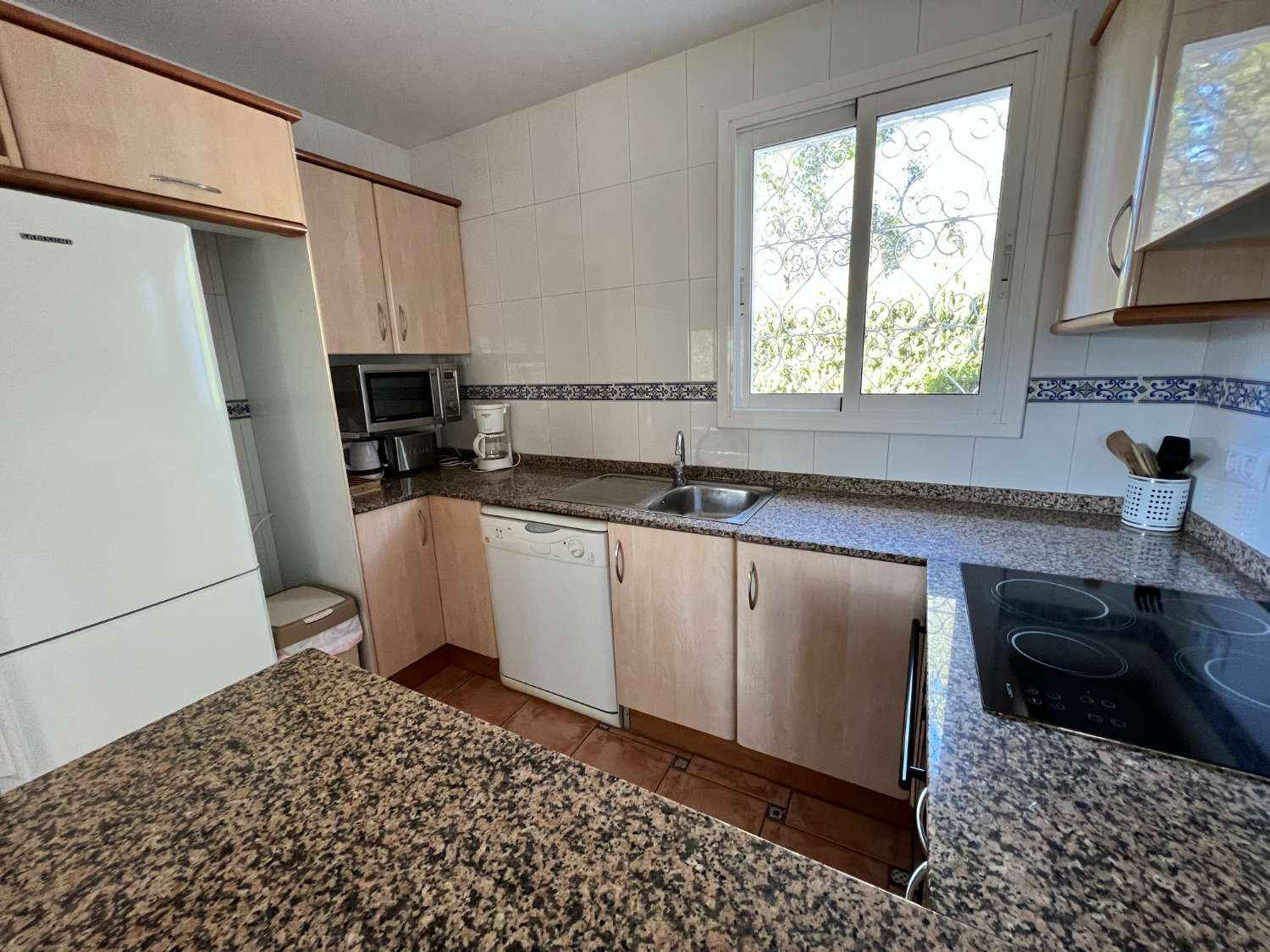 Casa indipendente con terrazzo e piscina