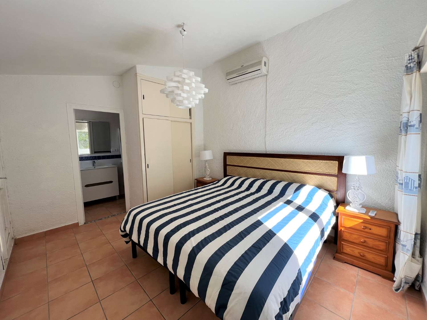 Casa indipendente con terrazzo e piscina