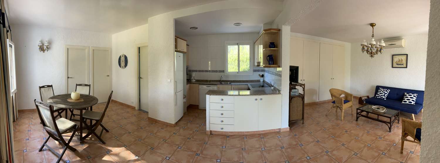 Casa indipendente con terrazzo e piscina