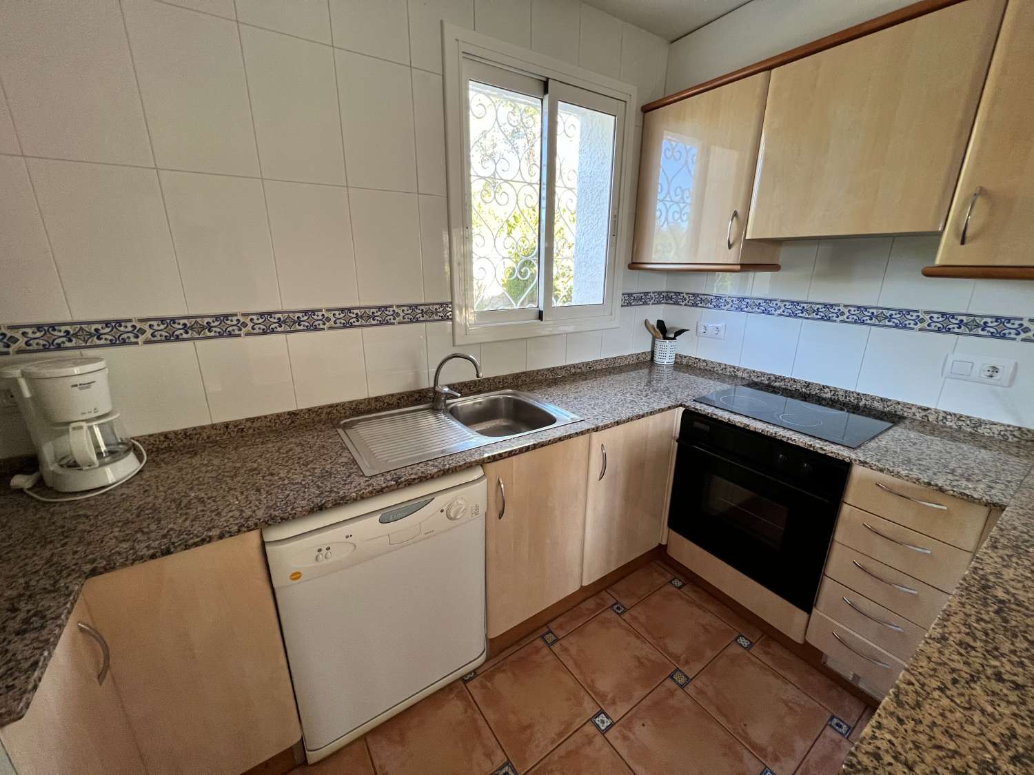 Casa indipendente con terrazzo e piscina