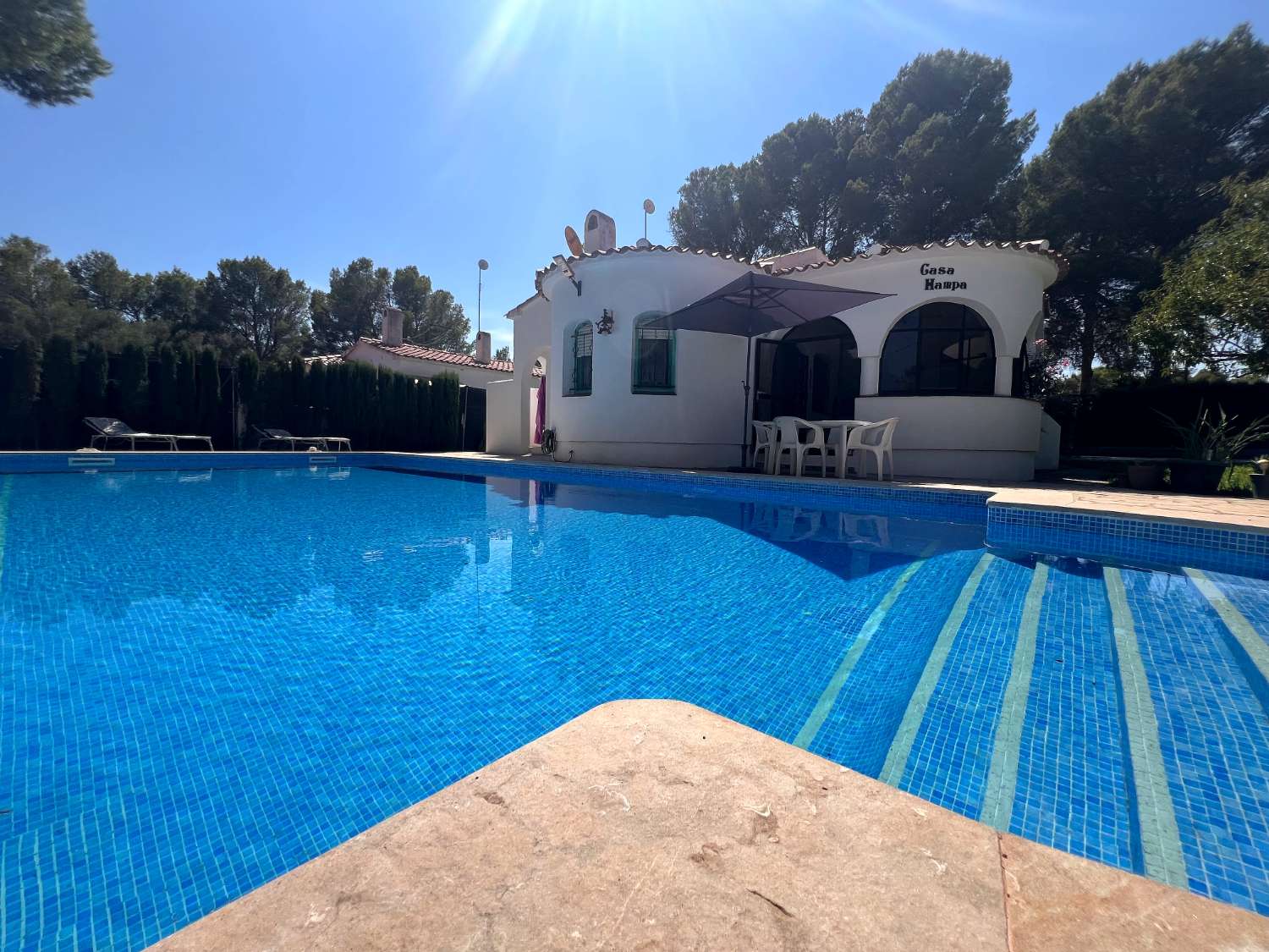 Casa independiente con piscina cerca del mar