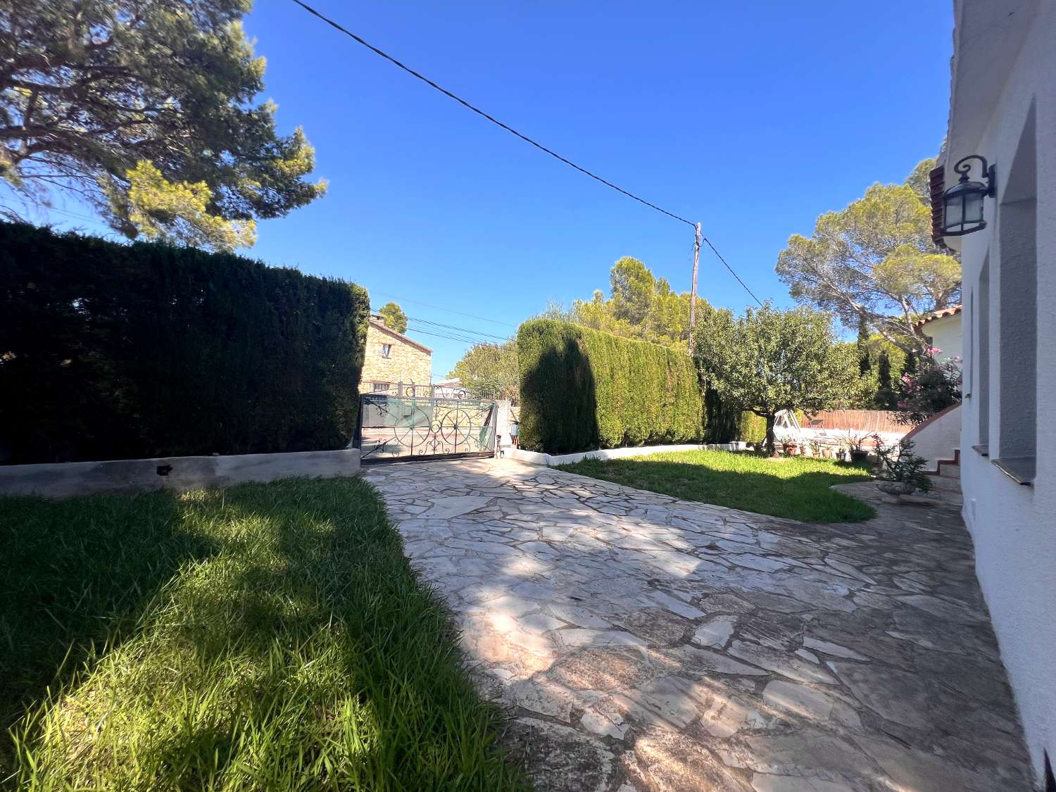 Casa independiente con piscina cerca del mar