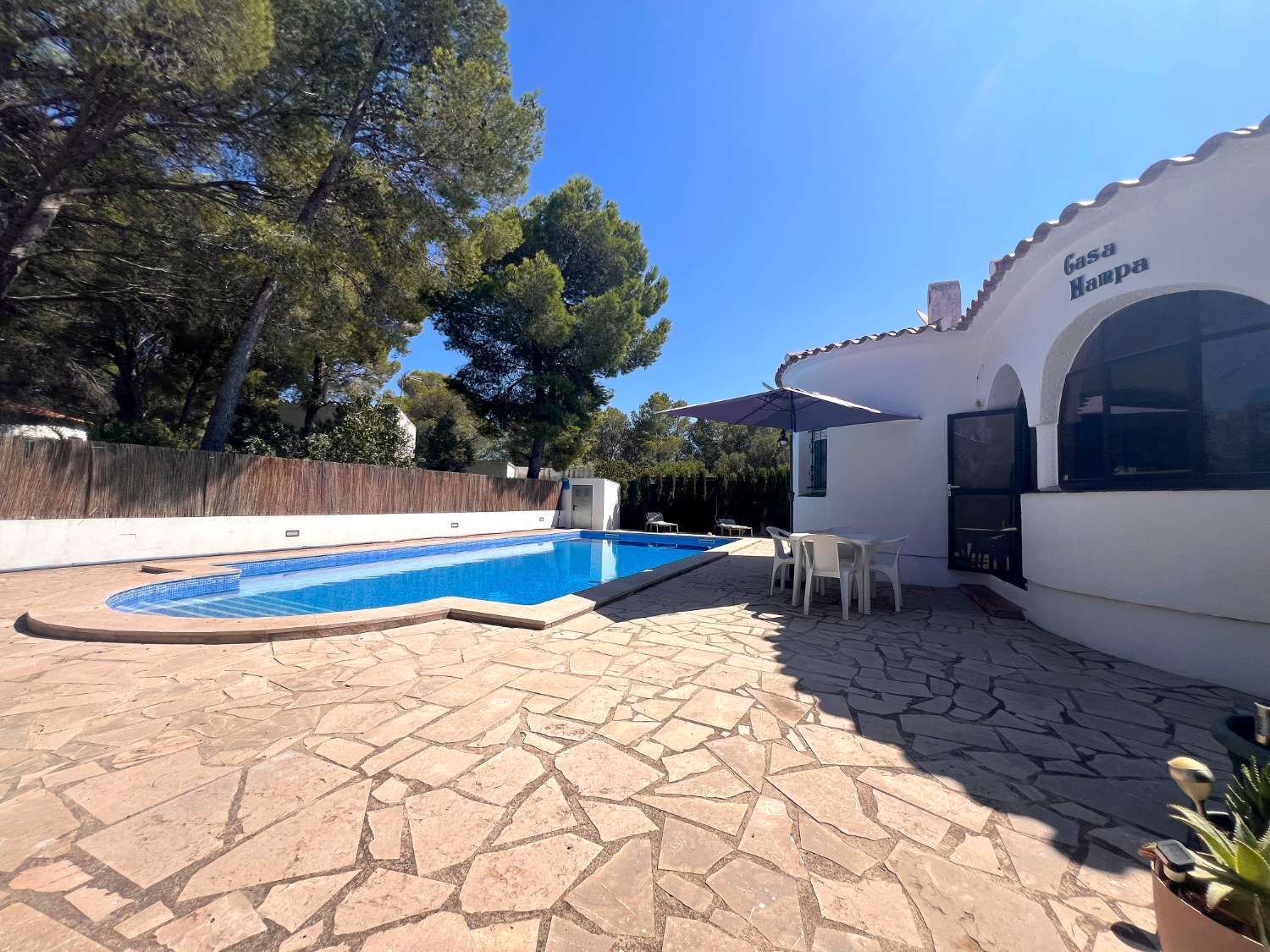 Casa independiente con piscina cerca del mar