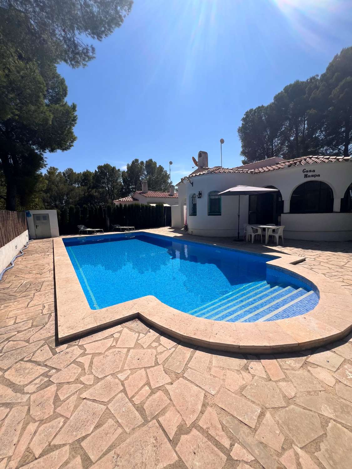 Casa independiente con piscina cerca del mar