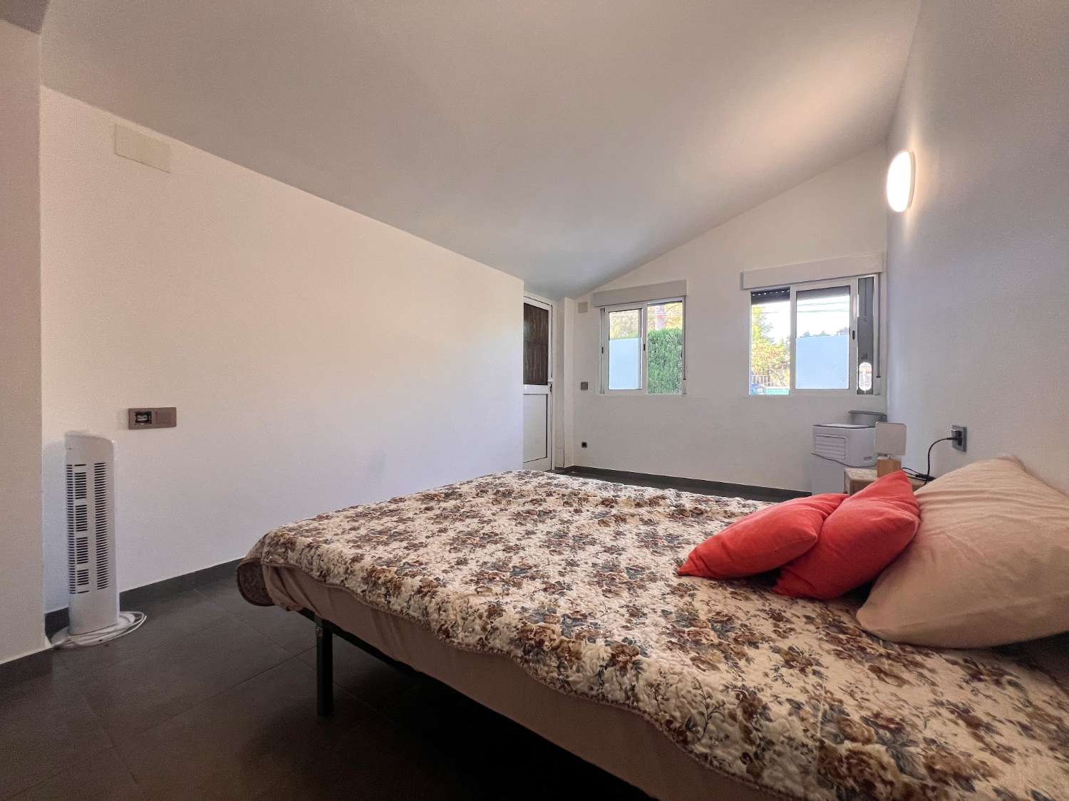 Casa independiente con piscina cerca del mar